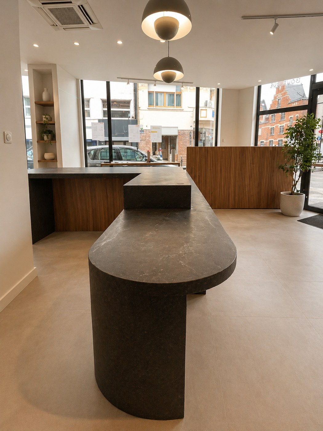 Banque d'accueil et mobilier boutique — office de tourisme de Béthune, MaisonFabrik