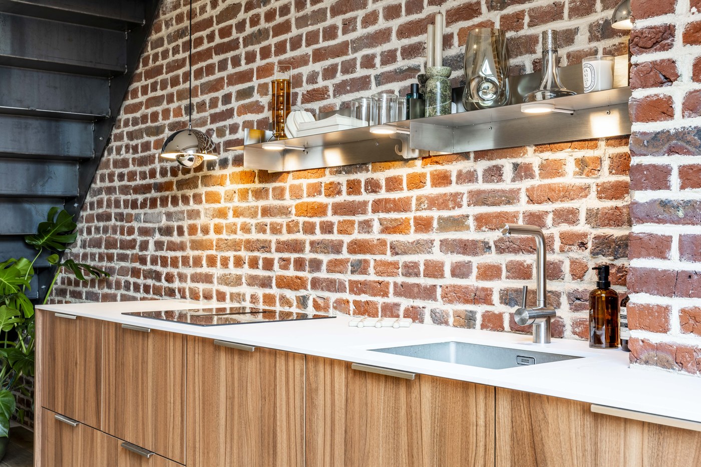 Cuisine noyer Egger plan compact blanc —